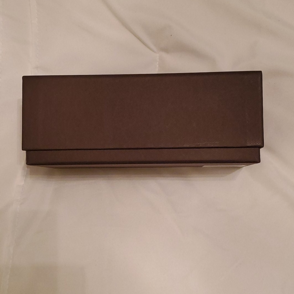 Tom Ford Gift Box - Picture 2 of 3